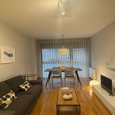 Miete einer geräumigen Wohnung mit 2 Schlafzimmern, 104 m², Alicante, Spanien